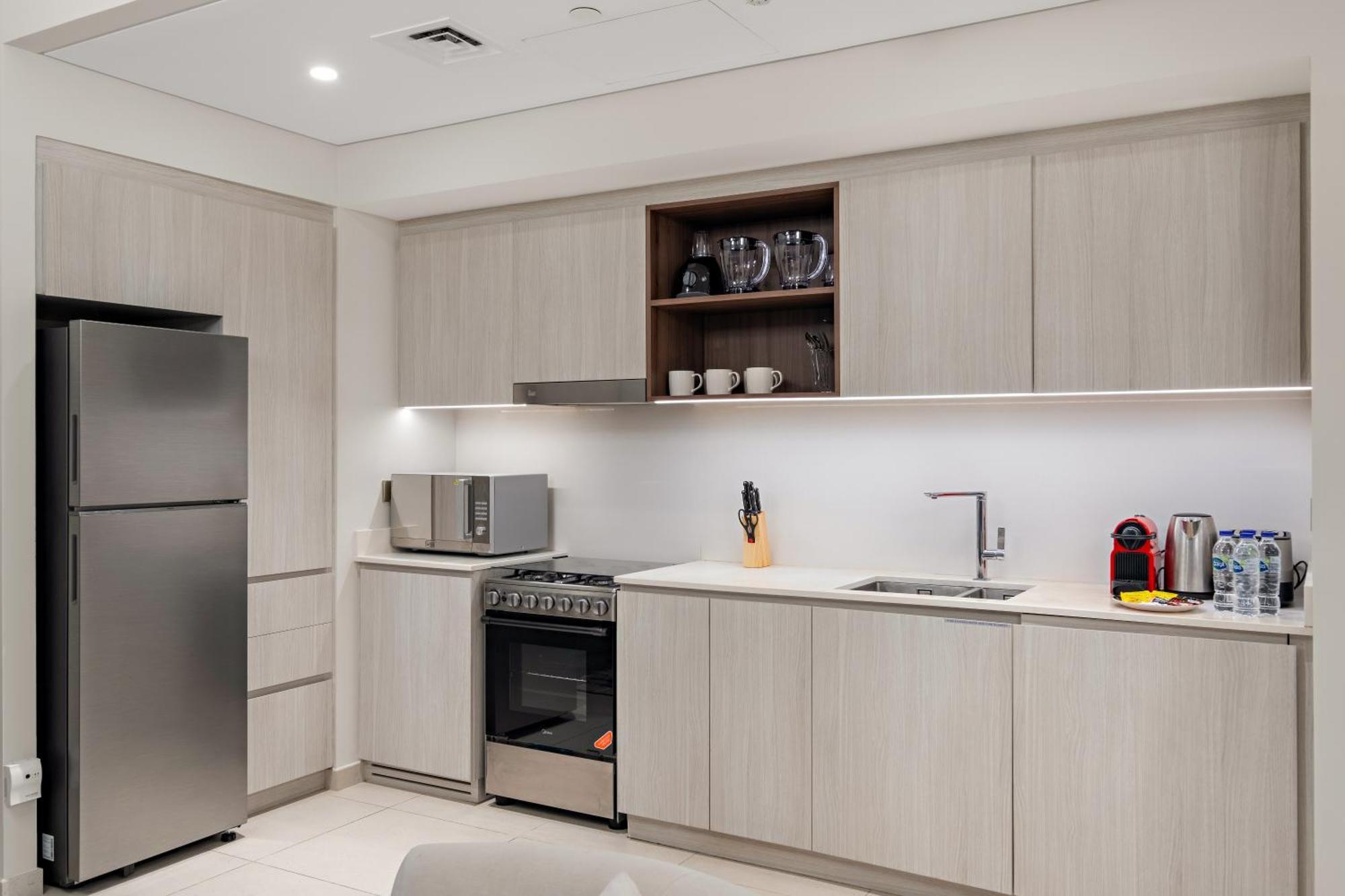 Deluxe 2br In Creek Harbour With Private Beach Access Apartment Dubai
